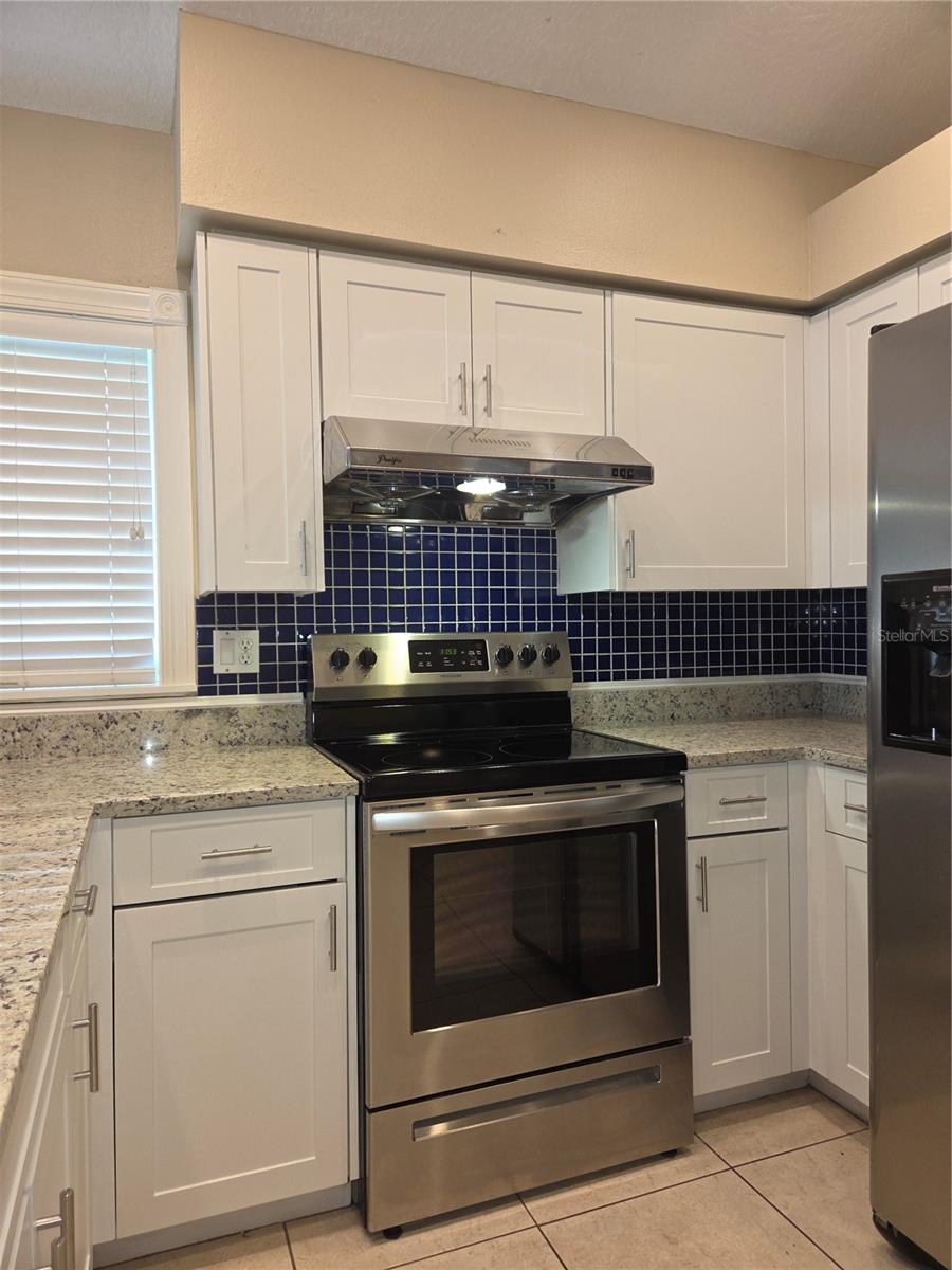 9403 LARKBUNTING DR — photo 11