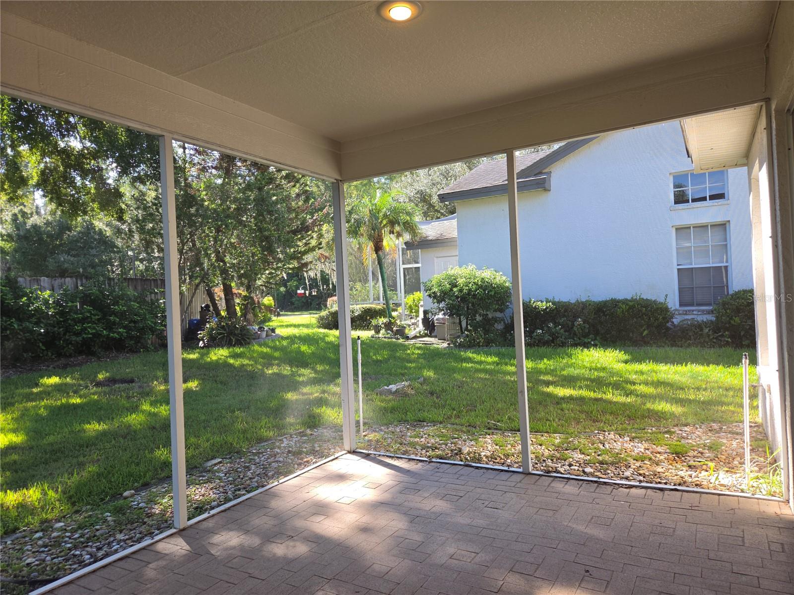9403 LARKBUNTING DR — photo 32