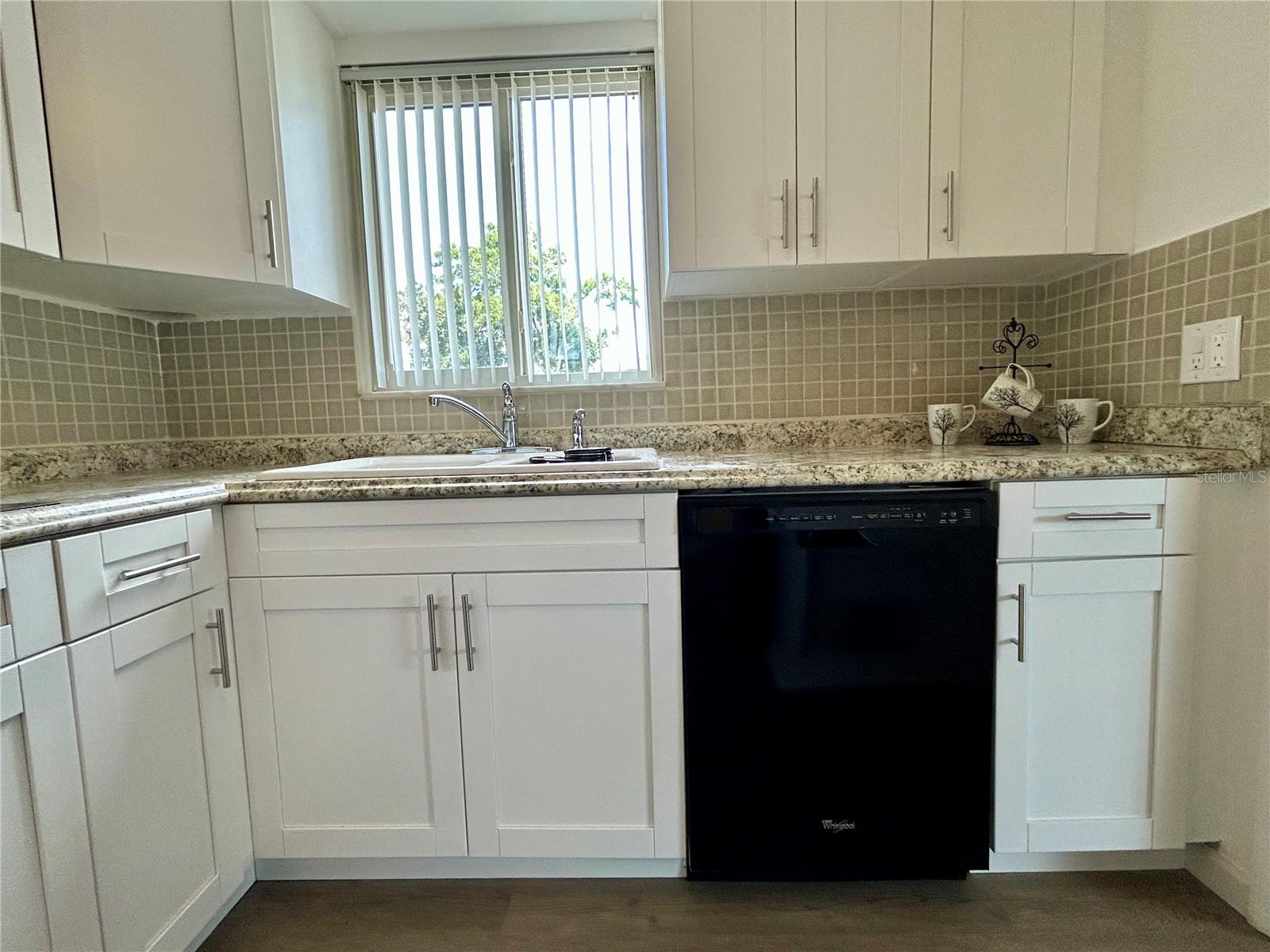 2000 WORLD PARKWAY BLVD #12 — photo 12