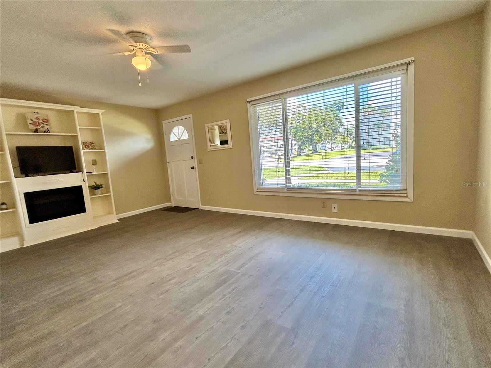 2000 WORLD PARKWAY BLVD #12 — photo 6