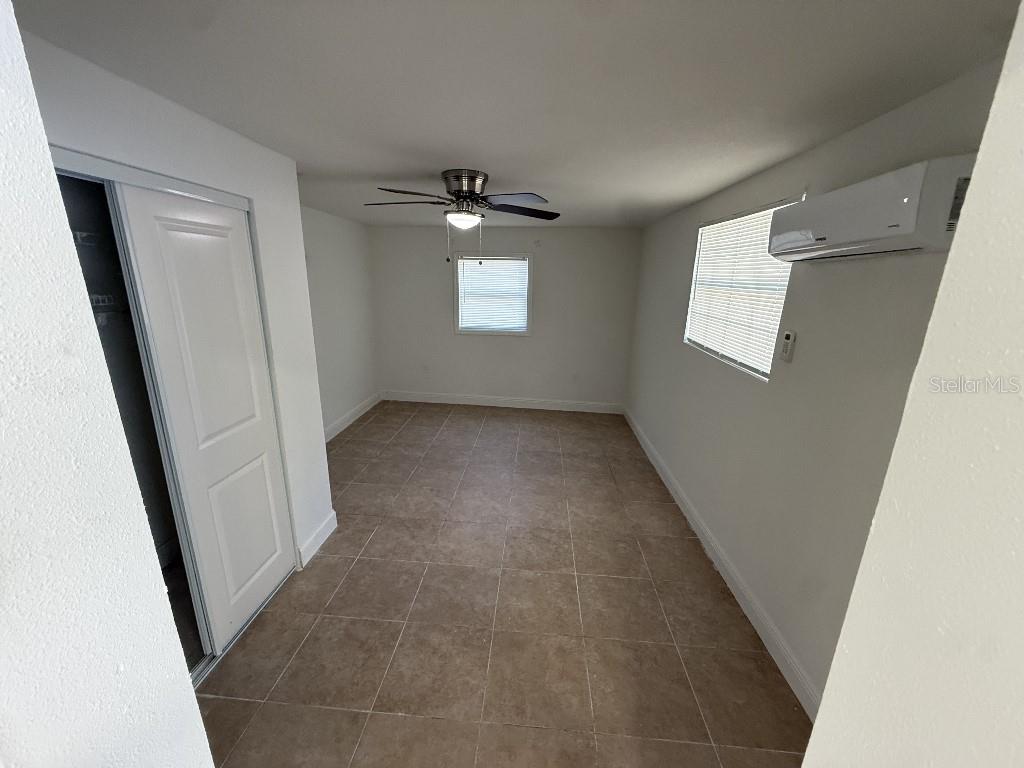 1110 W KNOLLWOOD ST — photo 38