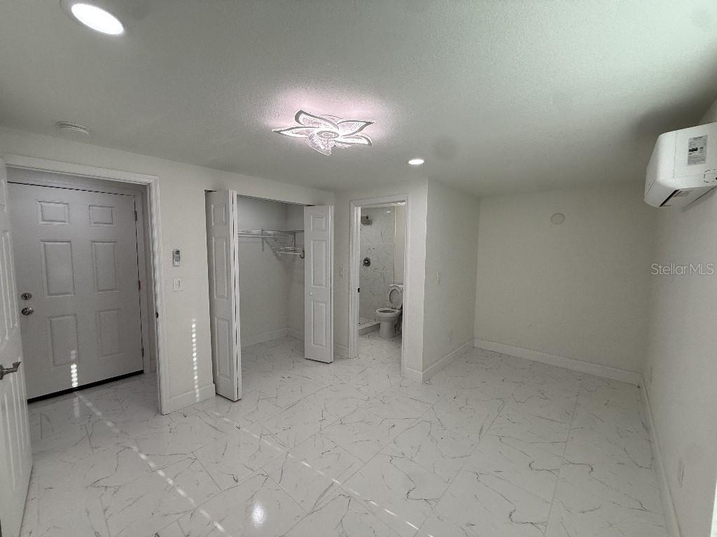 1110 W KNOLLWOOD ST — photo 19