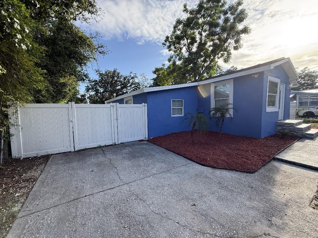 1110 W KNOLLWOOD ST — photo 32