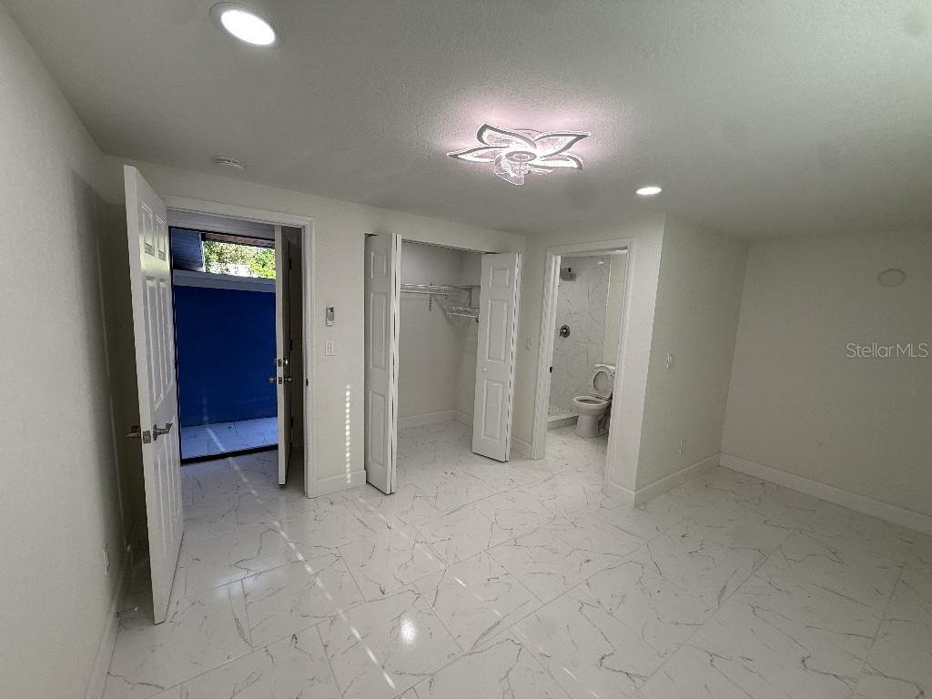 1110 W KNOLLWOOD ST — photo 22