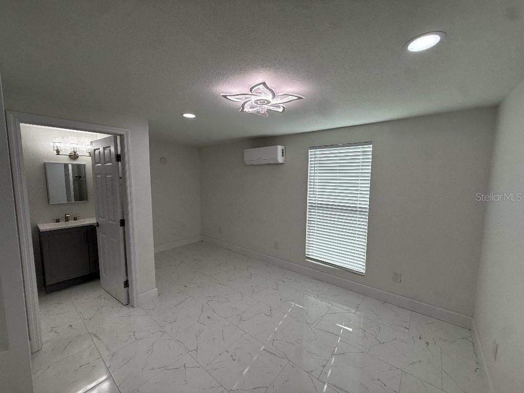 1110 W KNOLLWOOD ST — photo 18