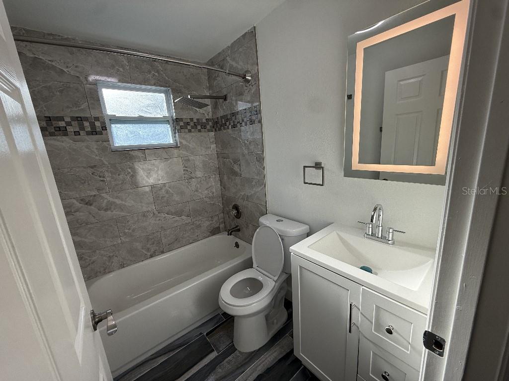 1110 W KNOLLWOOD ST — photo 7