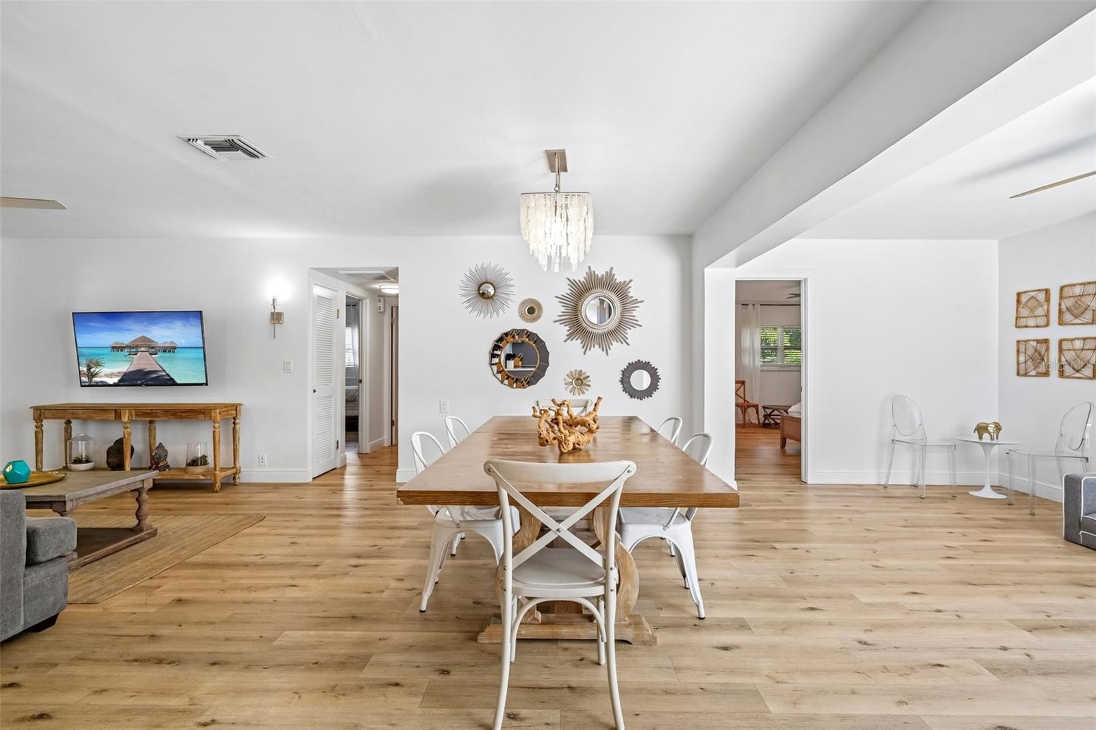 235 OVERBROOK DR E — photo 12