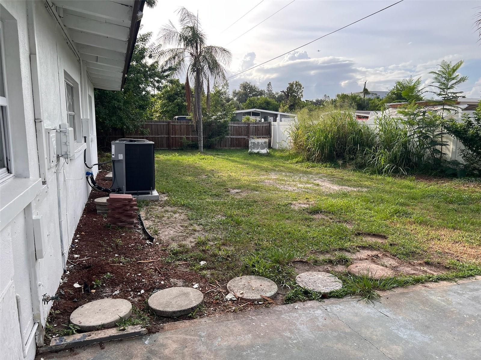 3633 ROXANE BLVD — photo 12