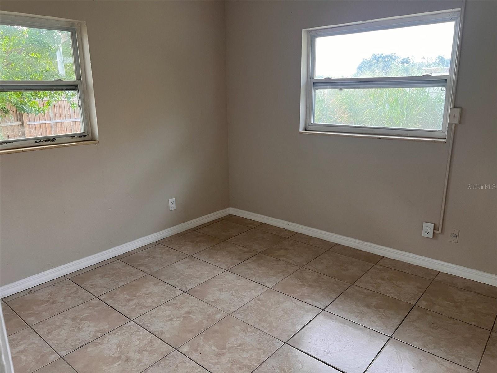 3633 ROXANE BLVD — photo 4