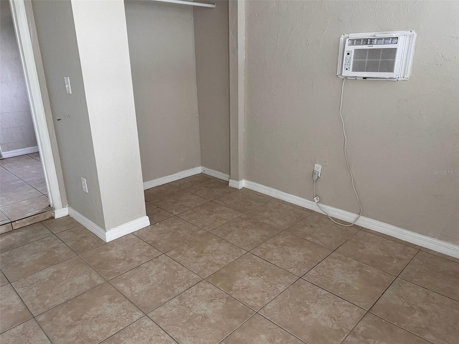 3633 ROXANE BLVD — photo 7