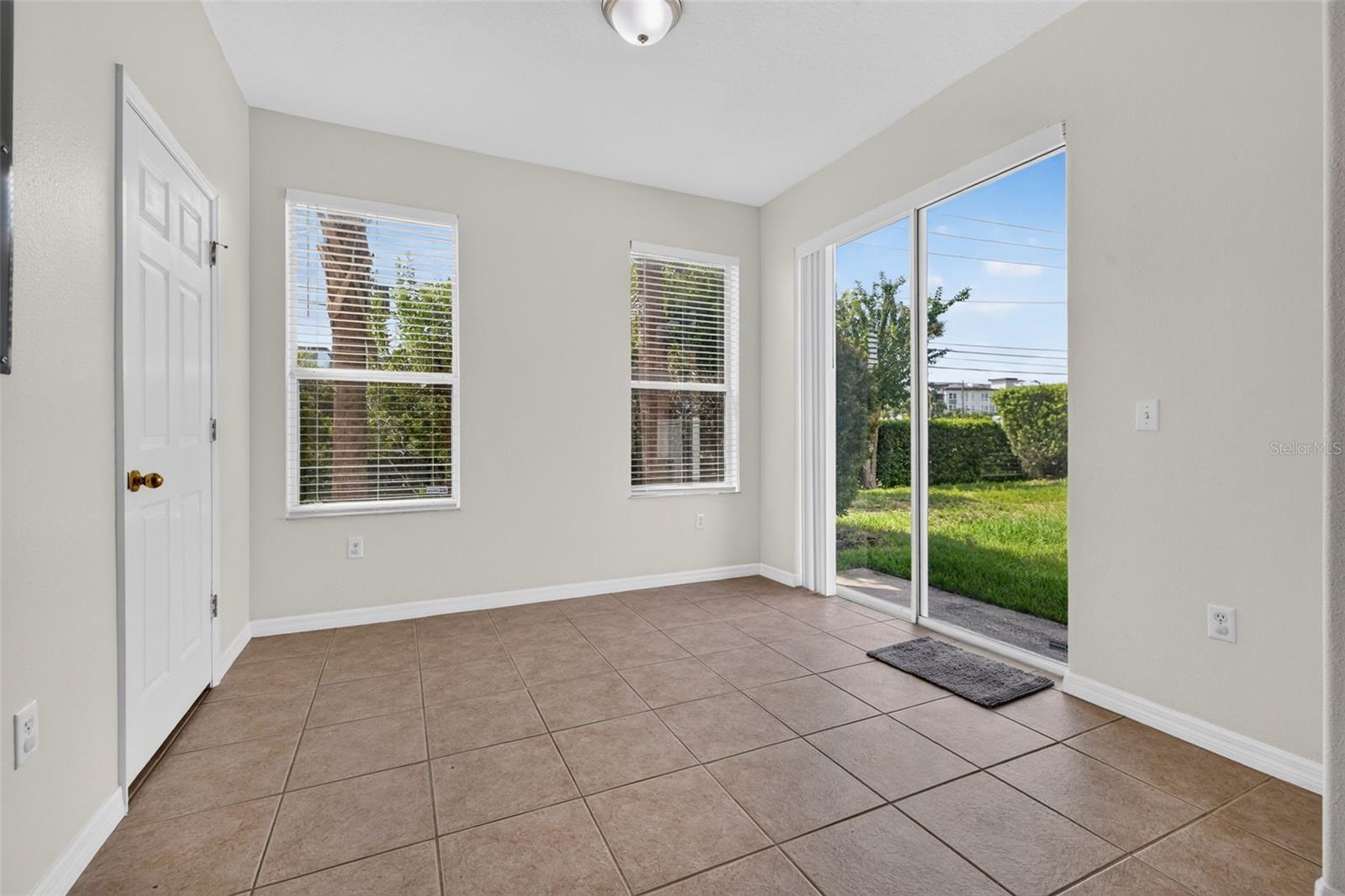 6585 MARLBERRY WAY — photo 12