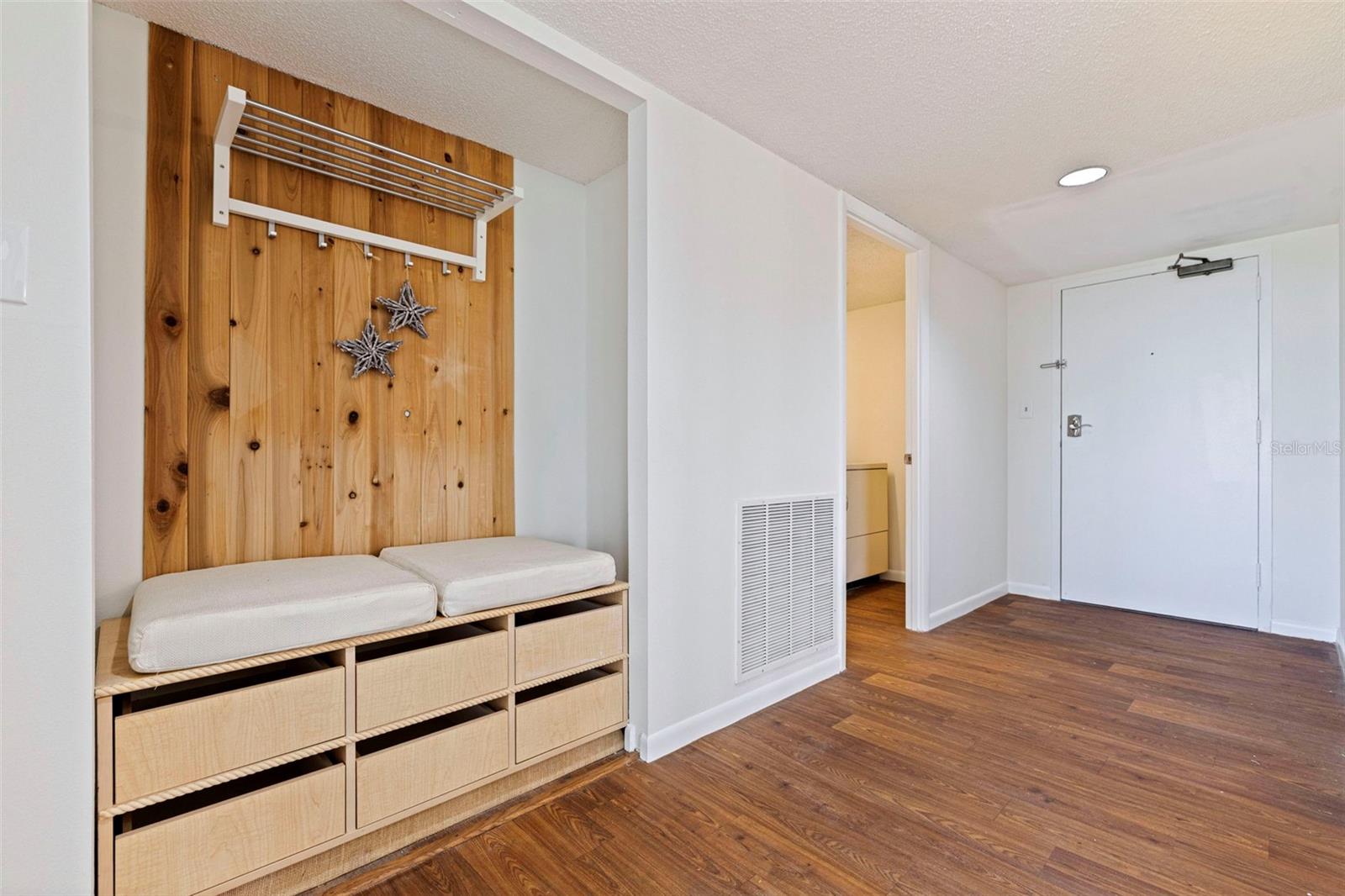 7600 BAYSHORE DR #208 — photo 3
