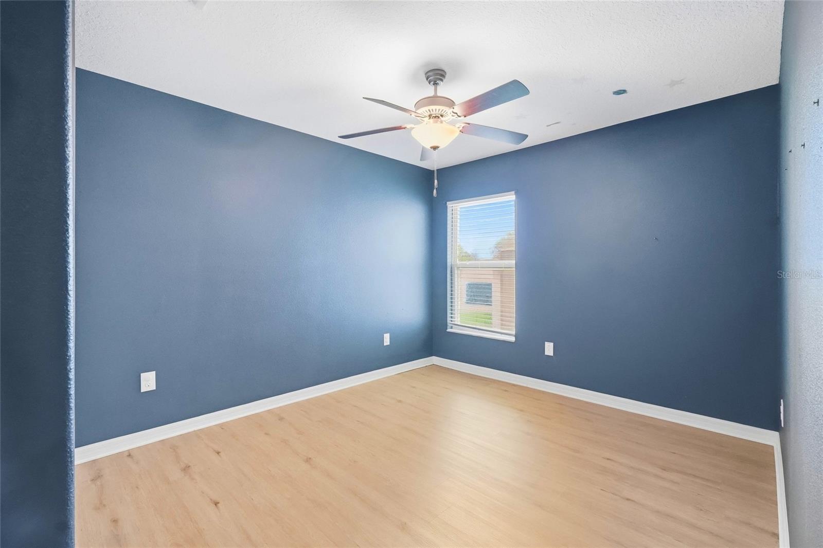 1423 GOLDEN GLOW DR — photo 44