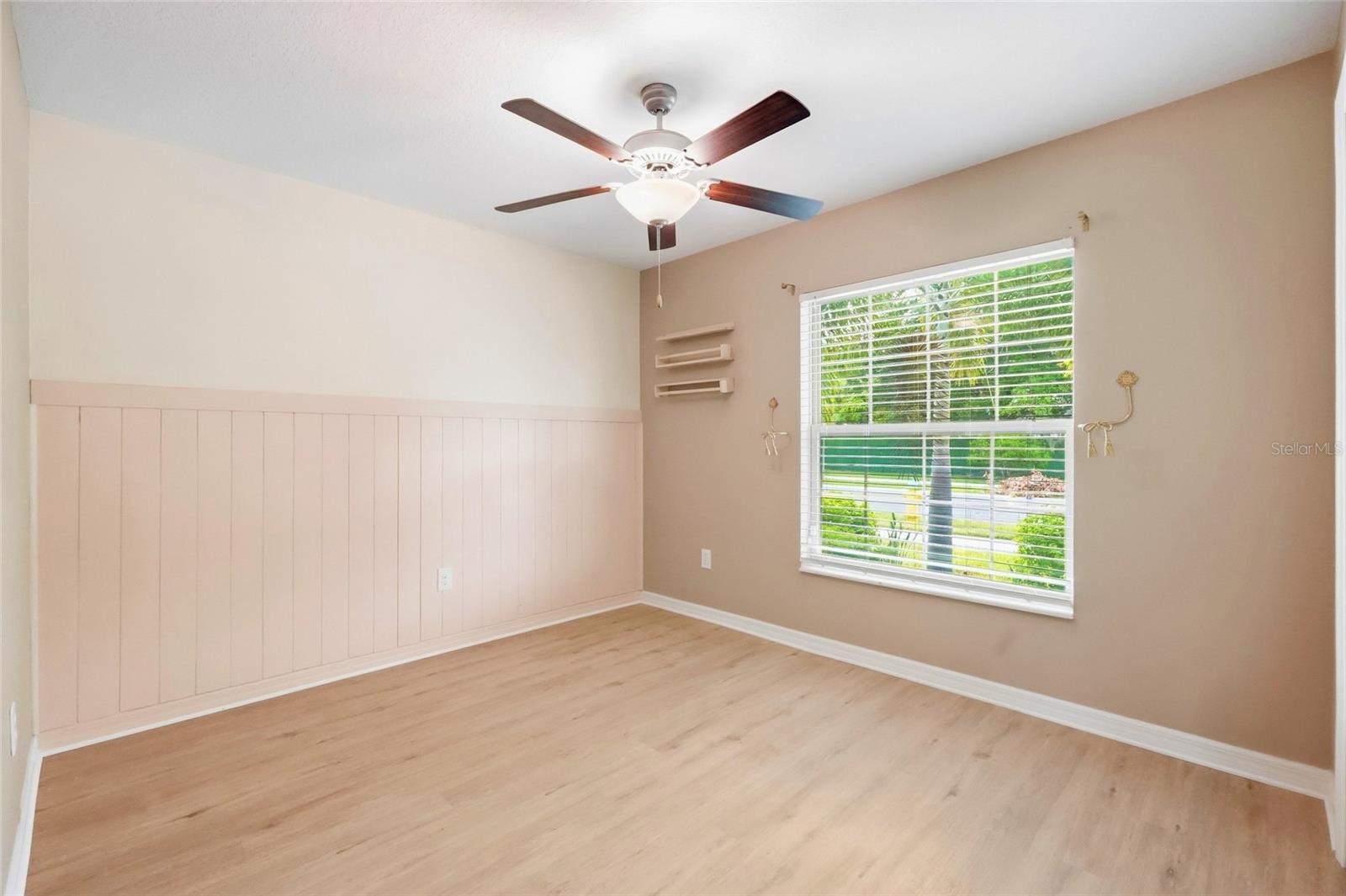 1423 GOLDEN GLOW DR — photo 56