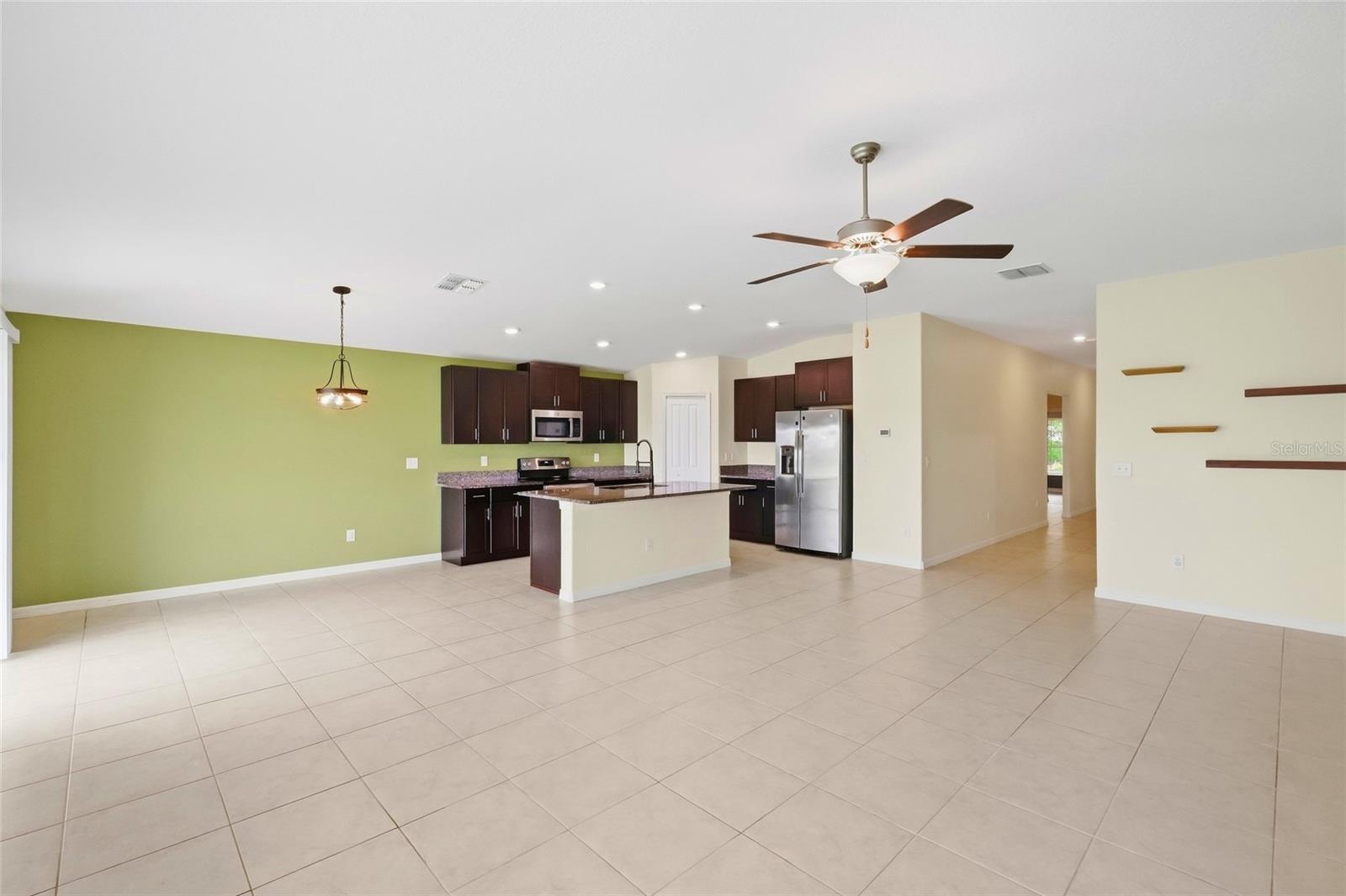 1423 GOLDEN GLOW DR — photo 24