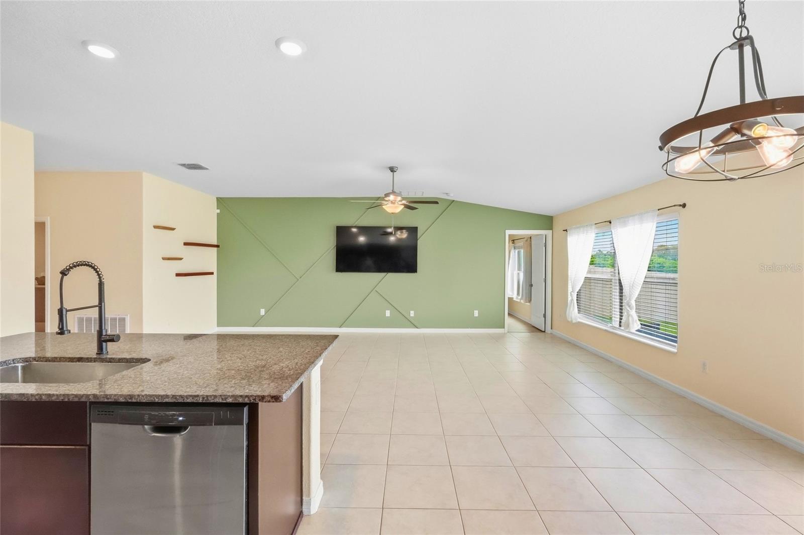 1423 GOLDEN GLOW DR — photo 20