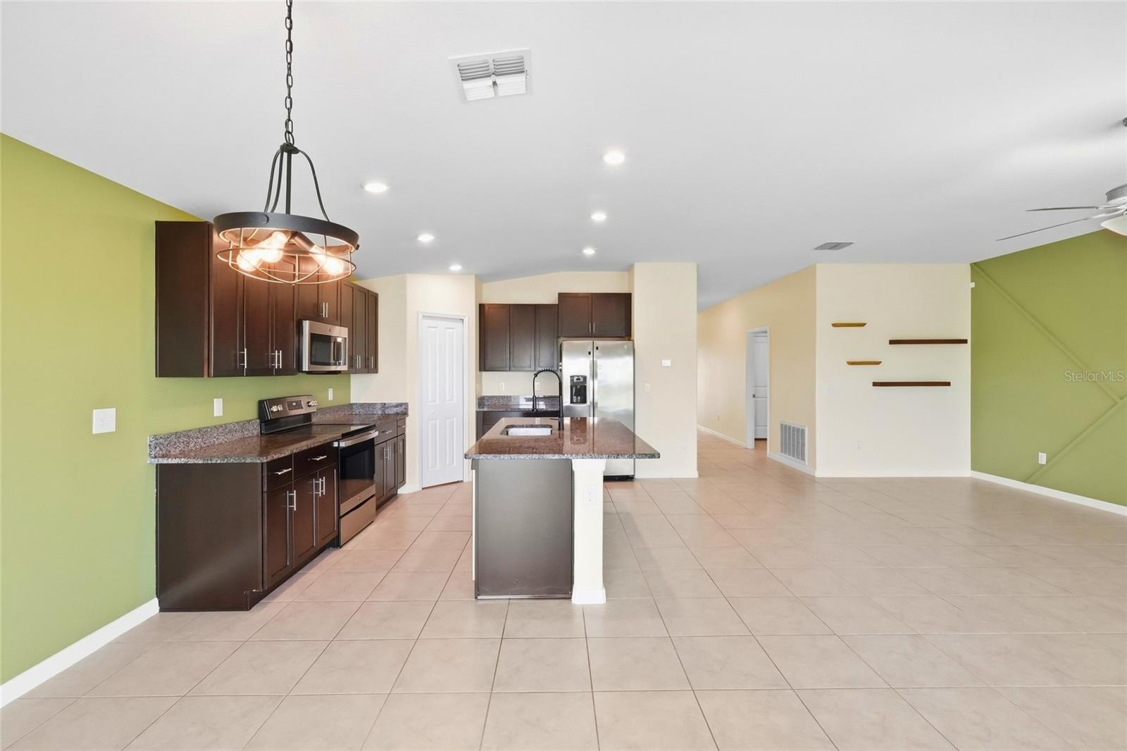 1423 GOLDEN GLOW DR — photo 22
