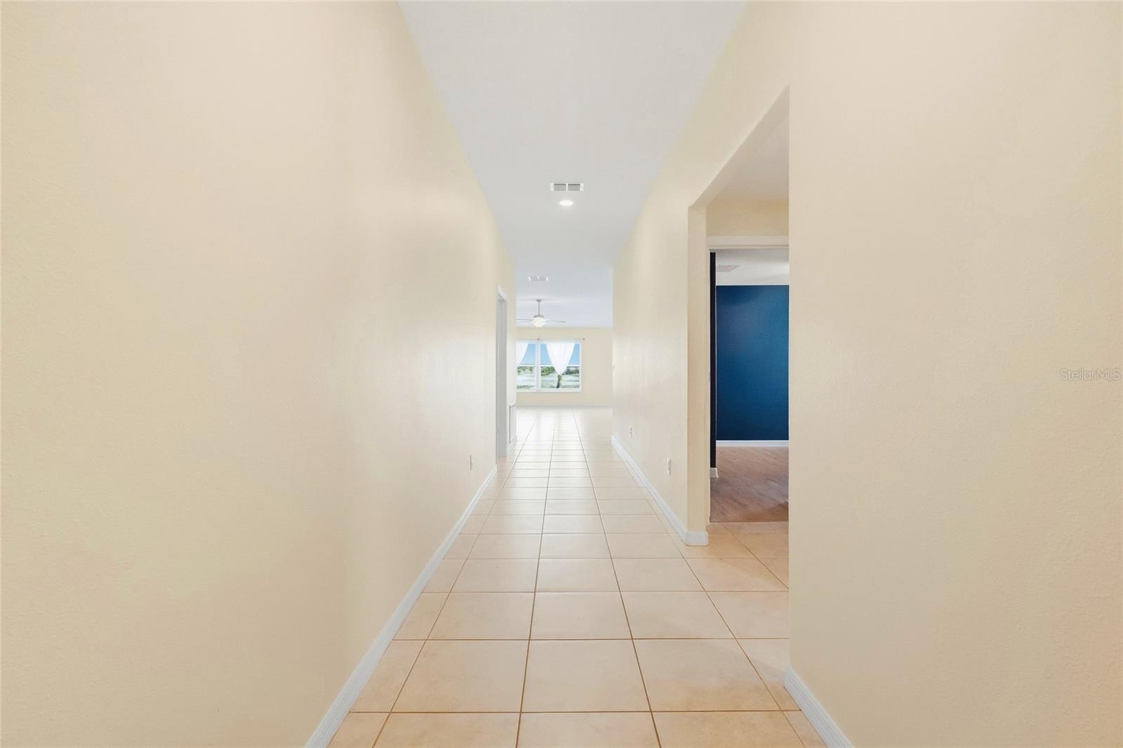 1423 GOLDEN GLOW DR — photo 43