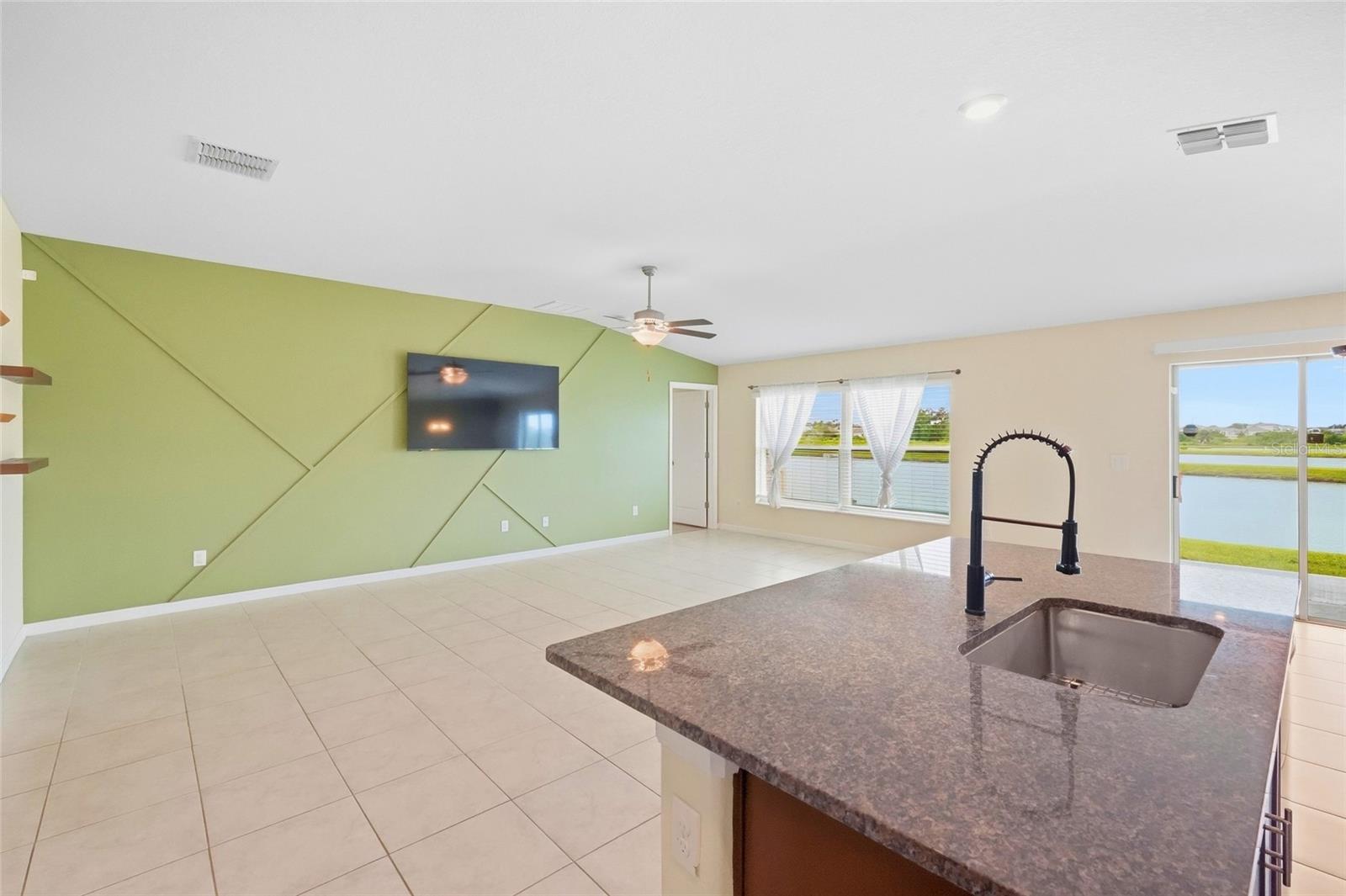 1423 GOLDEN GLOW DR — photo 18