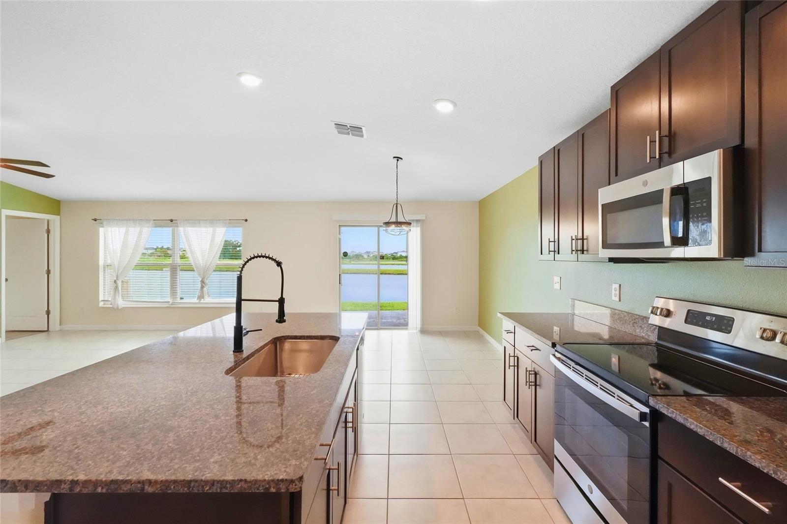1423 GOLDEN GLOW DR — photo 19