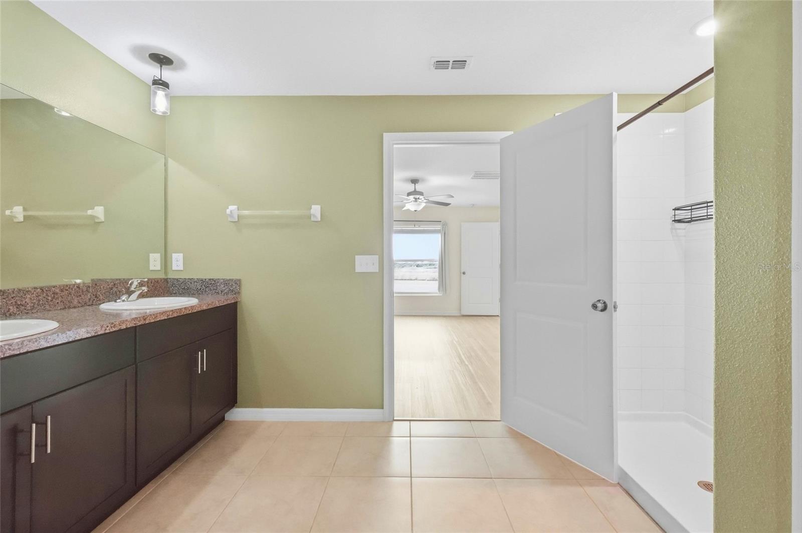 1423 GOLDEN GLOW DR — photo 39