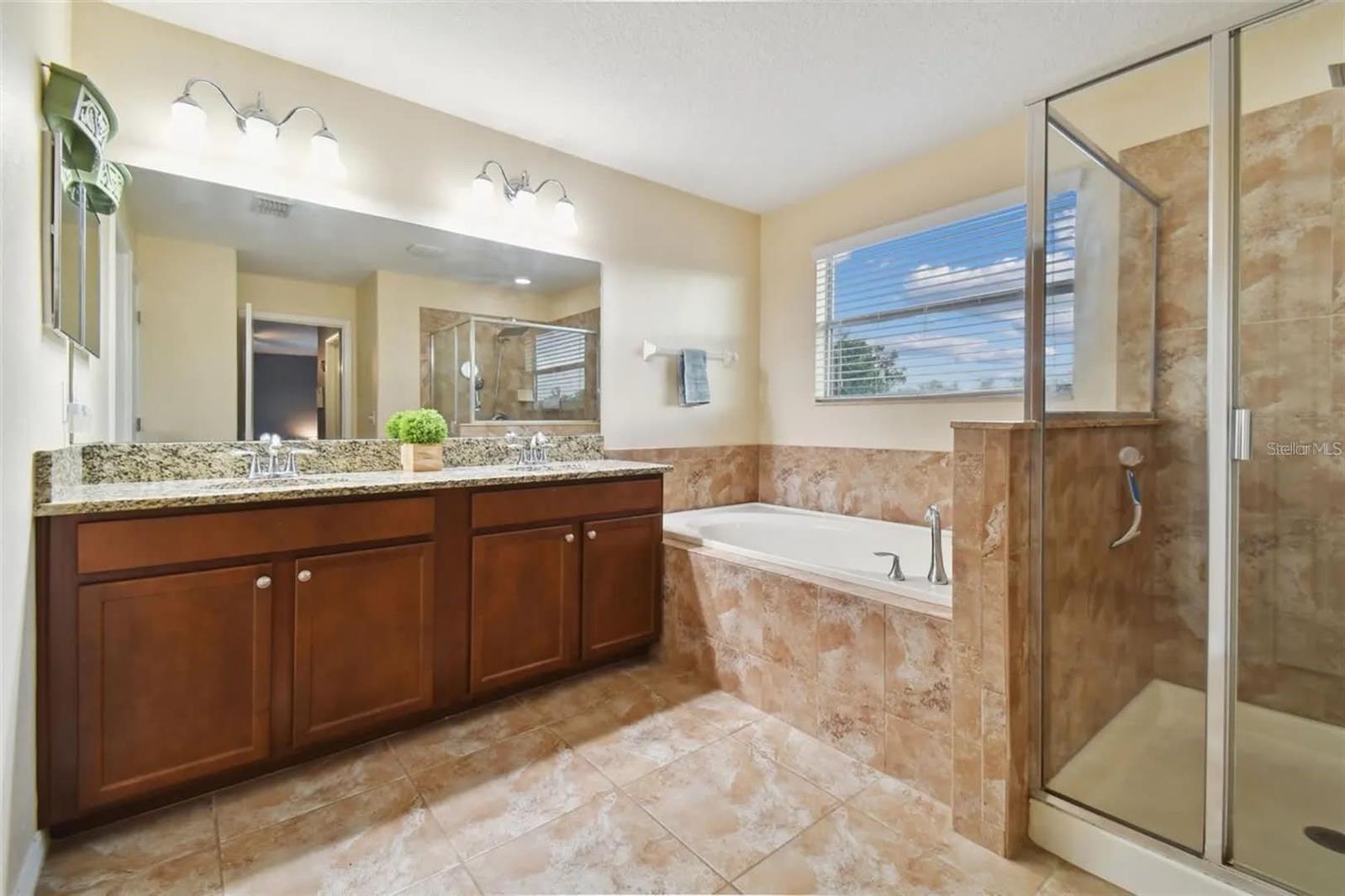 501 WASHITA STONE DR — photo 18