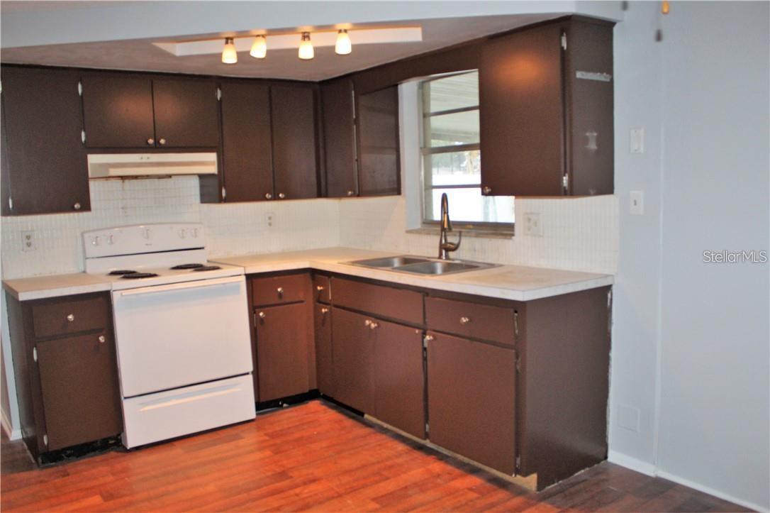 9920 GRAY FOX LN — photo 3
