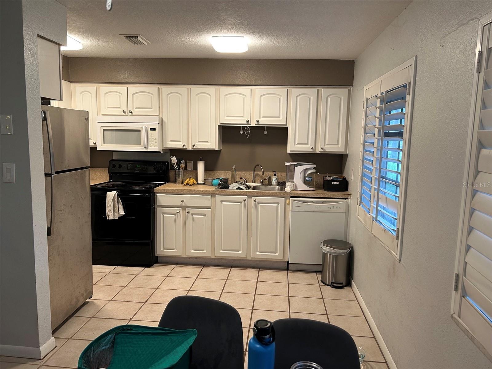 578 VINE AVE — photo 10