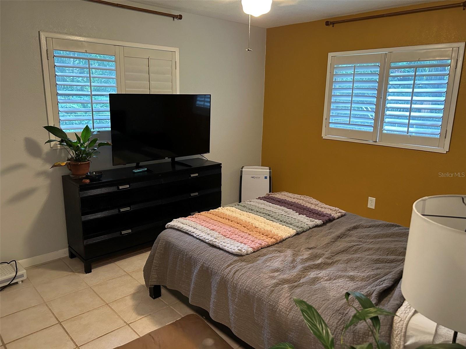 578 VINE AVE — photo 8