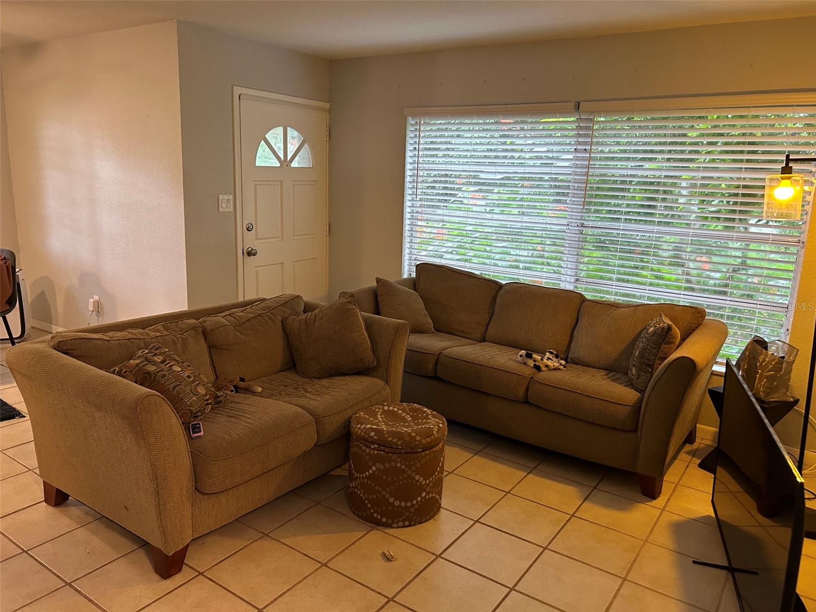 578 VINE AVE — photo 3