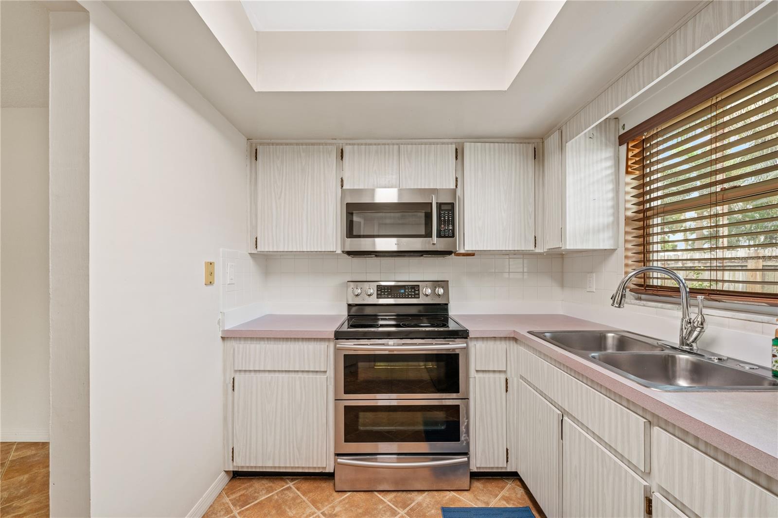 5527 COMMONWEALTH AVE N — photo 12