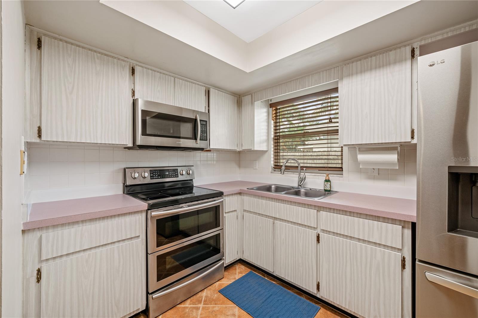 5527 COMMONWEALTH AVE N — photo 11