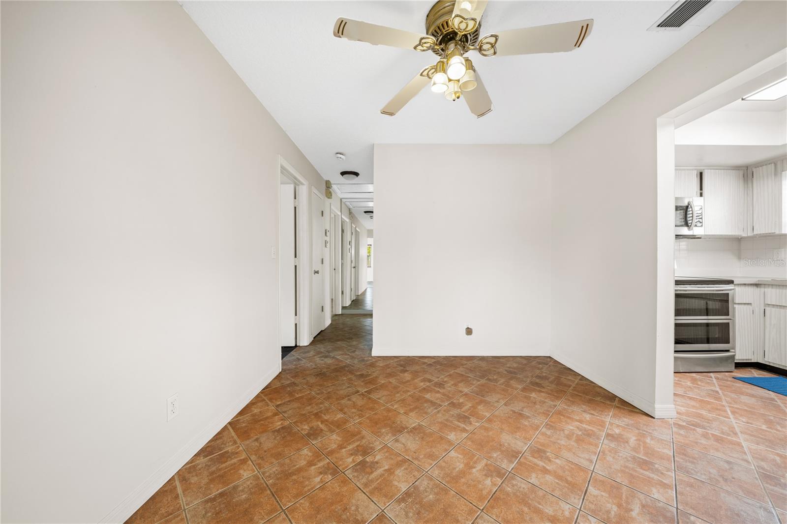 5527 COMMONWEALTH AVE N — photo 7