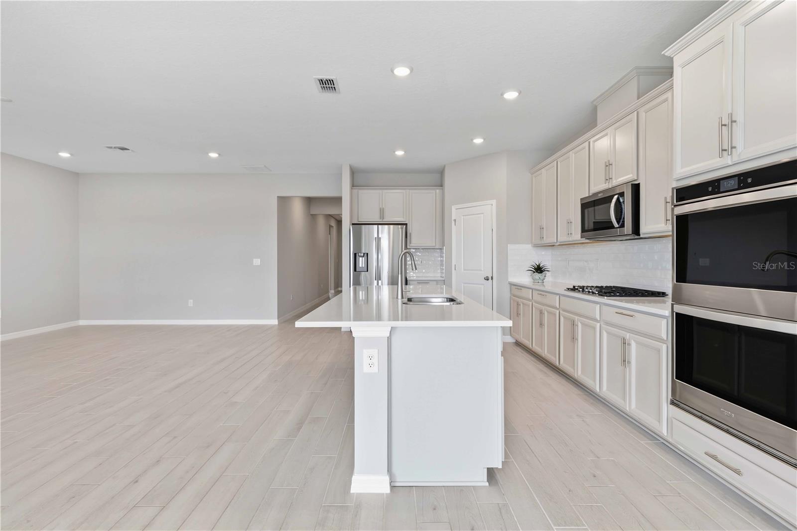 13723 GREEN HAMMOCK PL — photo 18