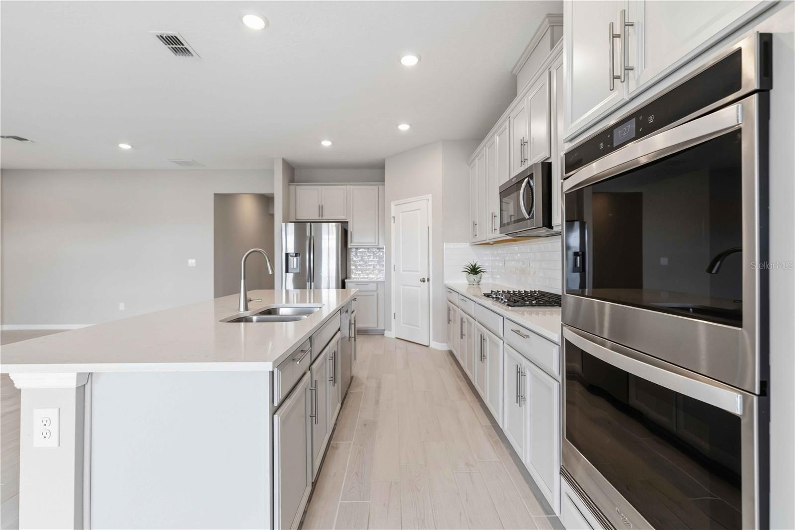 13723 GREEN HAMMOCK PL — photo 16