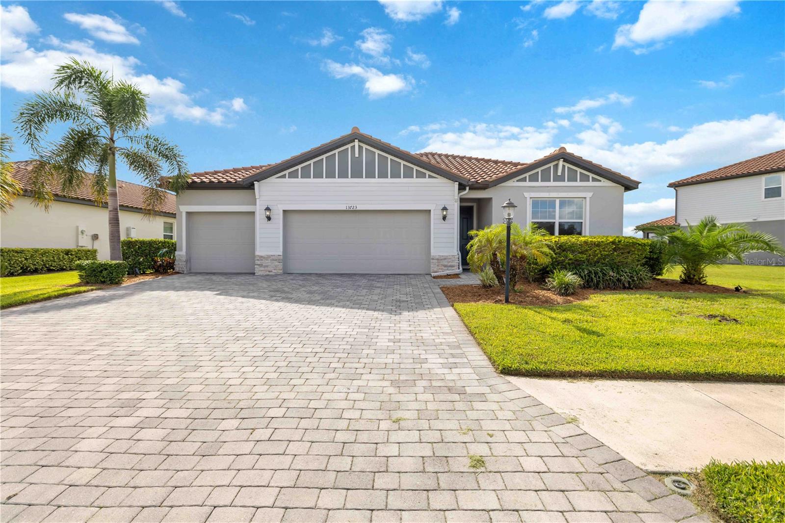 13723 GREEN HAMMOCK PL — photo 2