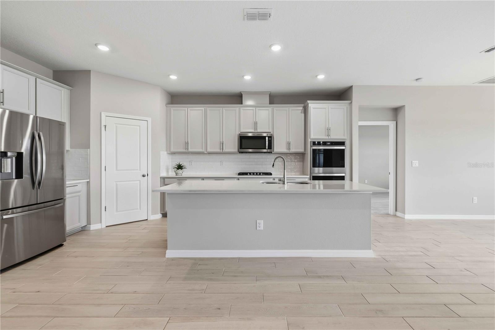 13723 GREEN HAMMOCK PL — photo 13