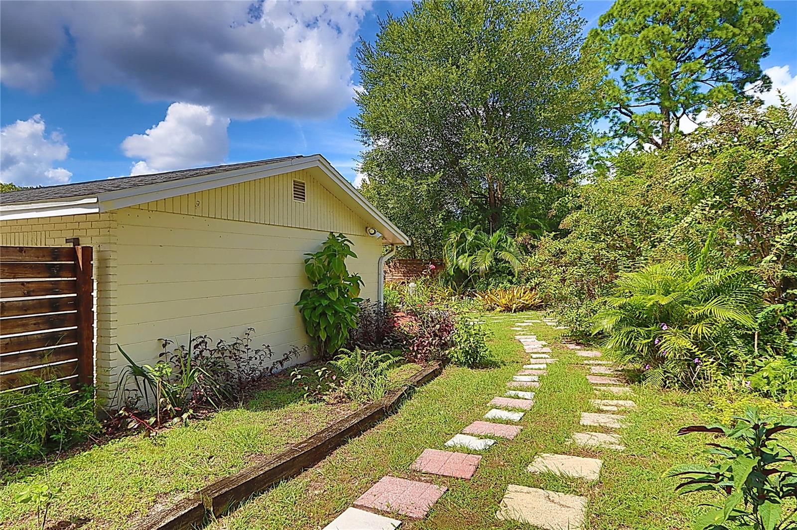 7301 N OLA AVE — photo 35