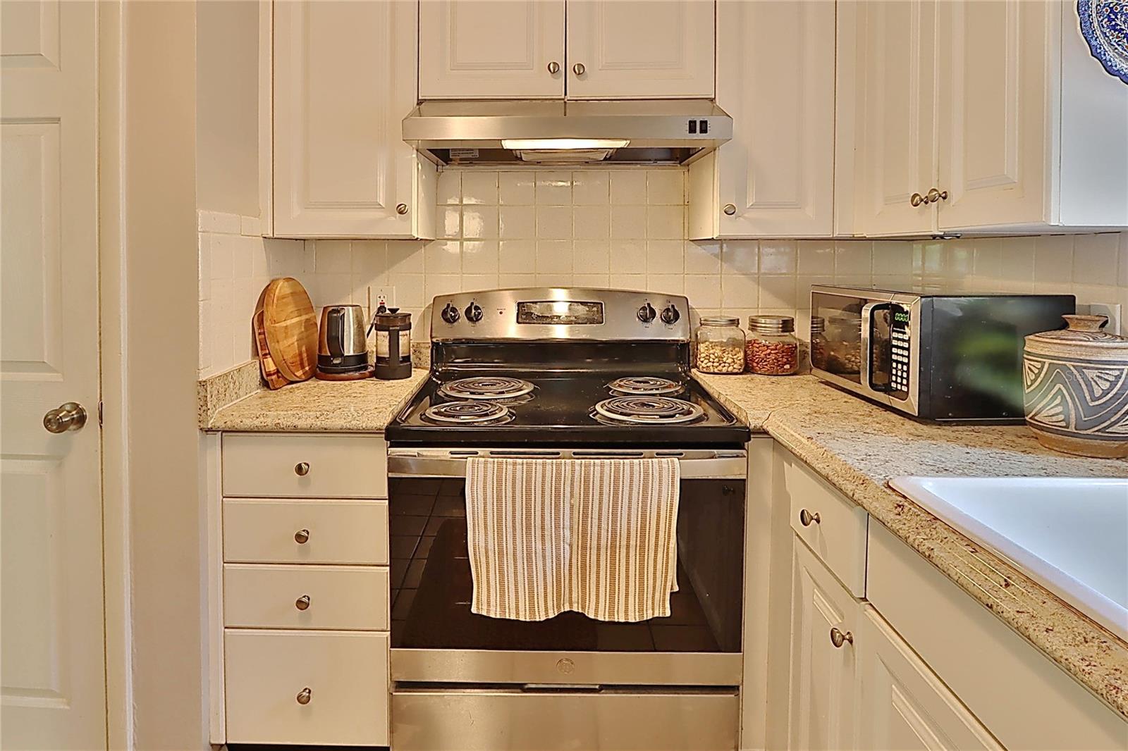 7301 N OLA AVE — photo 24