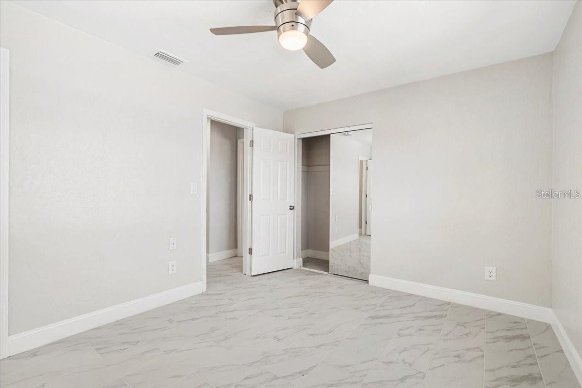 203 22ND ST NE — photo 10