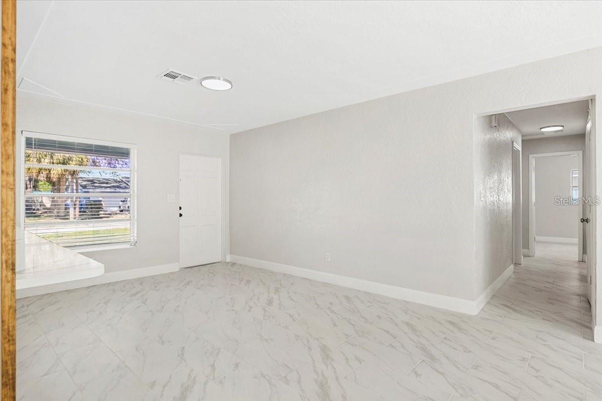 203 22ND ST NE — photo 8