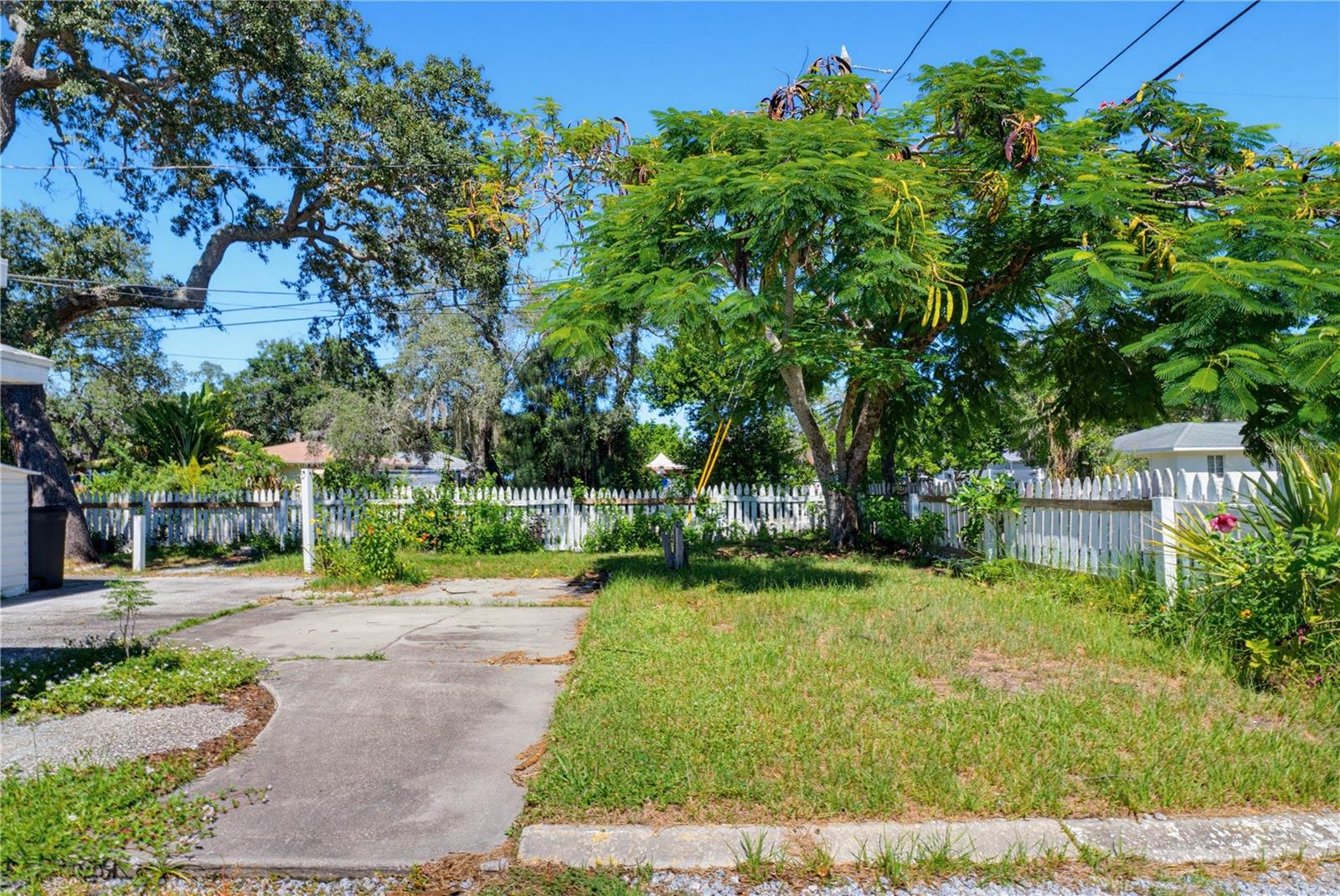 1100 EWING AVE — photo 36