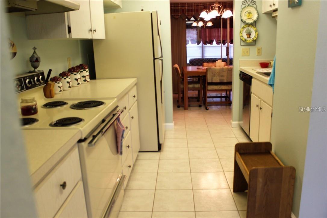 1025 BOWSPRIT LN — photo 3