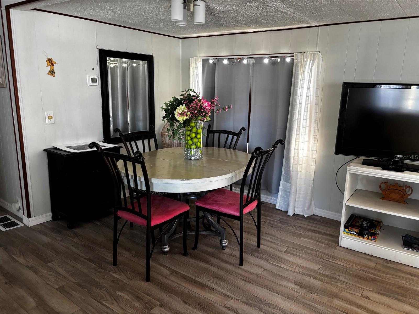 116 ROMA RD — photo 3