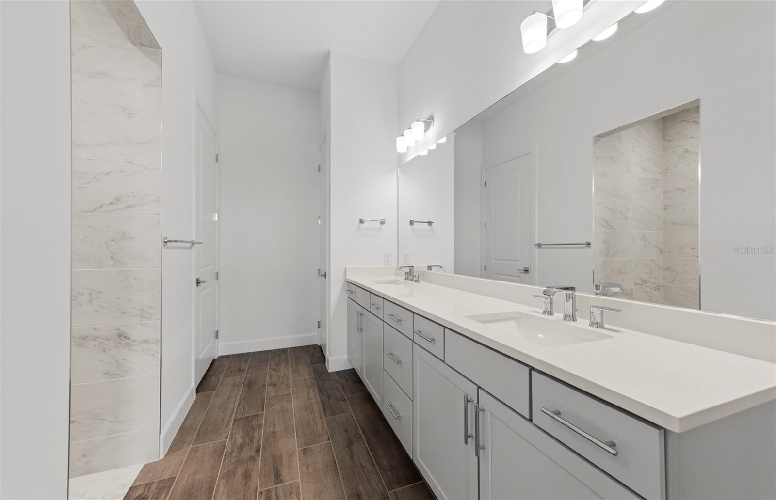 5027 GOLDEN SHORE CT — photo 14