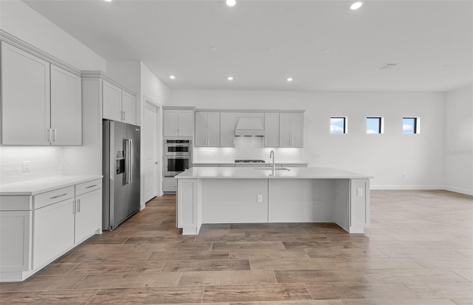 5027 GOLDEN SHORE CT — photo 6