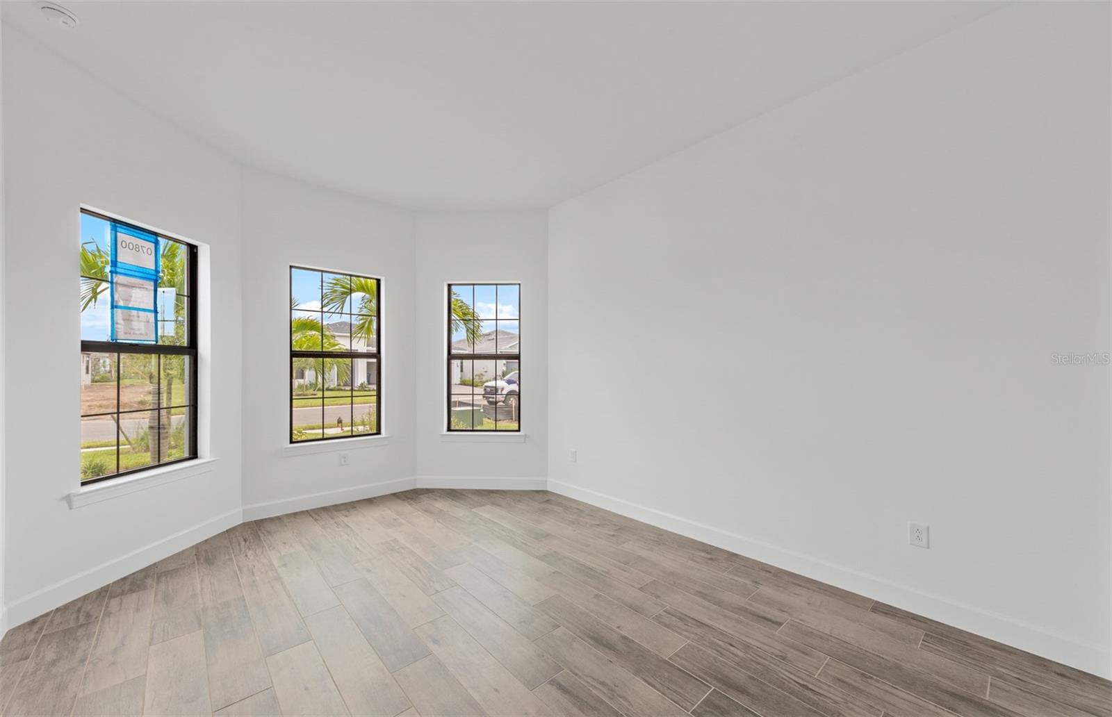 5027 GOLDEN SHORE CT — photo 19