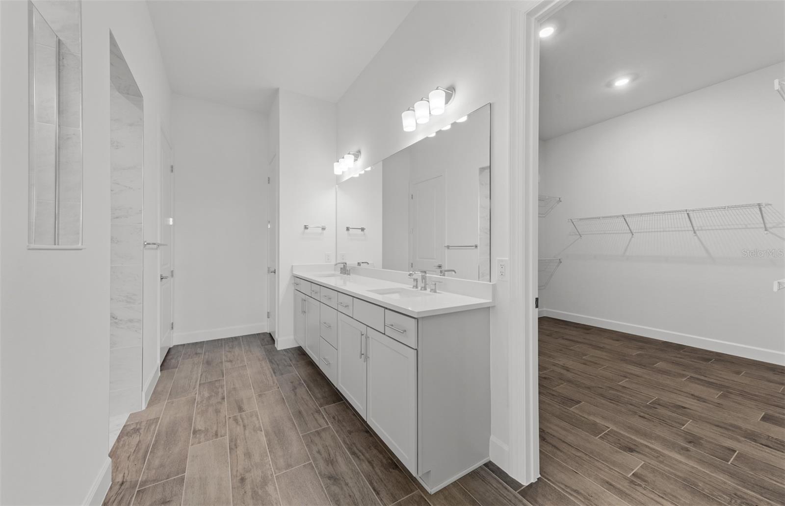 5027 GOLDEN SHORE CT — photo 16
