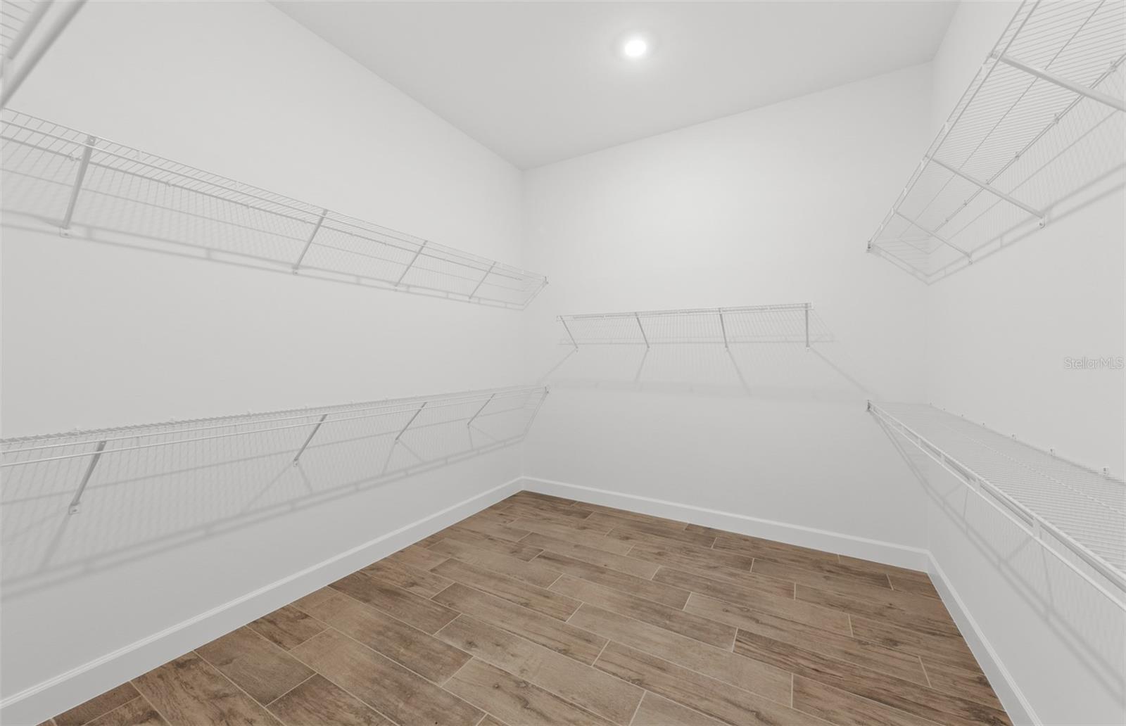 5027 GOLDEN SHORE CT — photo 17