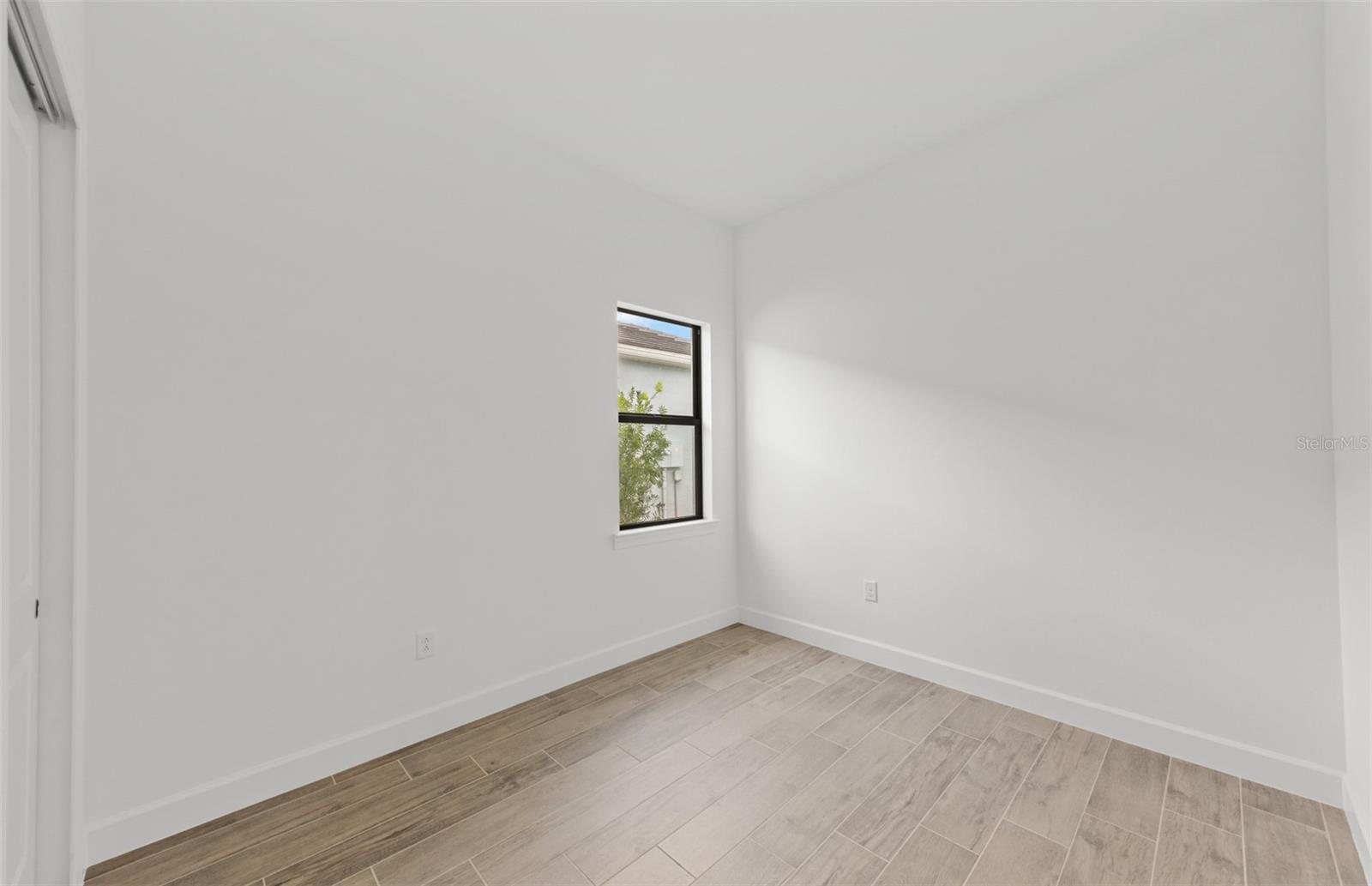 5027 GOLDEN SHORE CT — photo 20